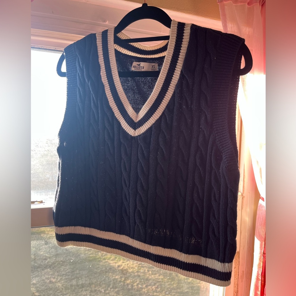 Hollister Dark Blue Cable Knit Vest New Without Tags